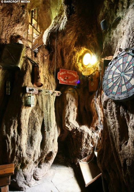 El único bar dentro de un árbol en el mundo  Baobab-bar-curioso2