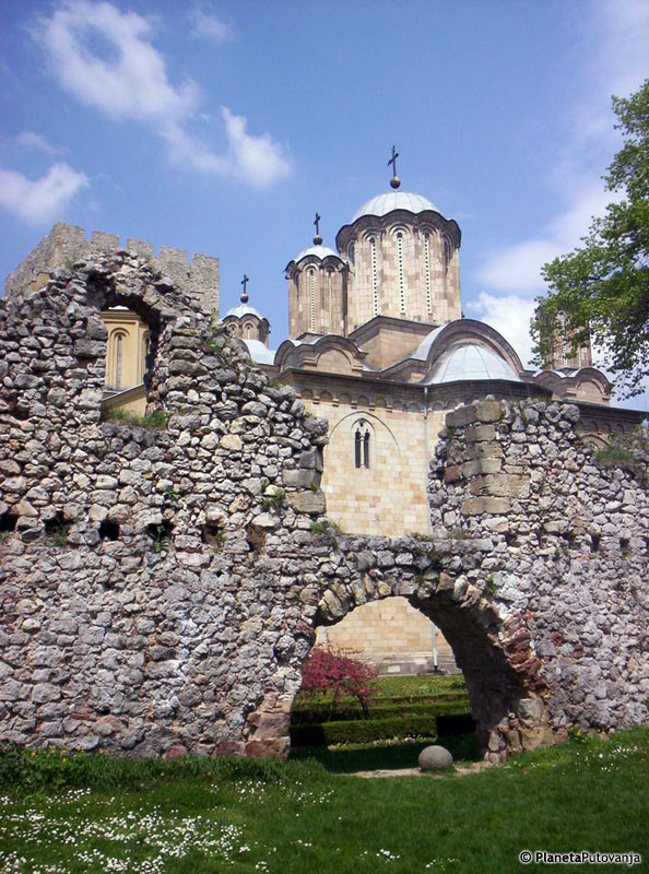 Sta vredi u Srbiji !?  (i regionu) - Page 5 Manastir%20Manasija___Srbija___foto__PlanetaPutovanja