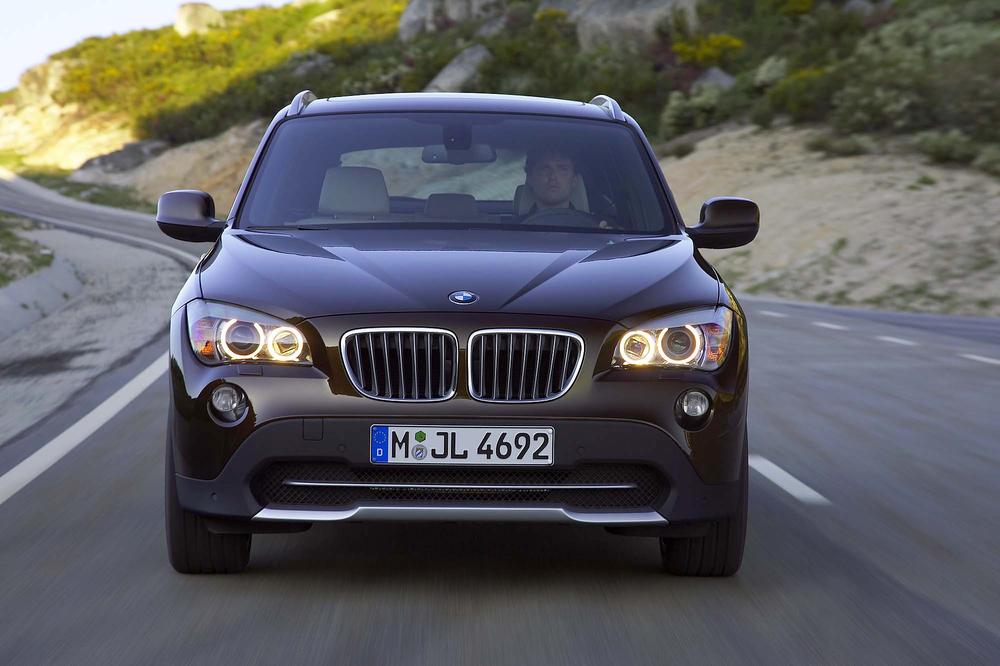 Photos officielles !! Bmw-x1-6