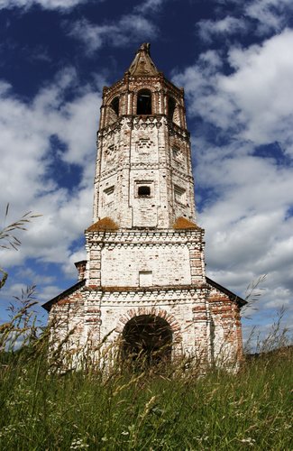 Изоставената църква An-abandoned-church-in-suzdal-r386