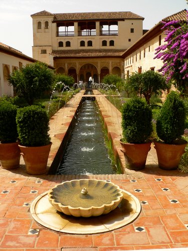 غرناطة فى كتاب مدن عربية ولها تاريخ Granada-grgenlif