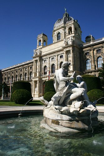 Vajarstvo-skulpture Natural-history-museum-vienna-a610