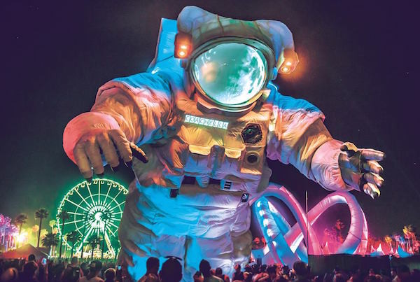 Vieilles Charrues 2016 (14>17 juillet) - Page 7 CoachellaAstronaut-600x403