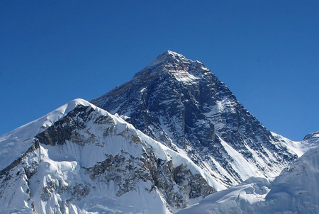 Pokerstars vous emmène au sommet du monde Mount-everest-thumb-450x302-99418