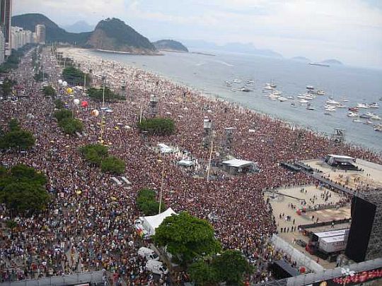 Sá Reston facts - Página 5 2006-r-stones-rio-day-90