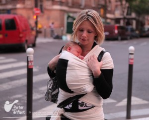 Un petit papotage autour de l'écharpe de portage?  - Page 3 Ventral-d%C3%A9centr%C3%A9-300x242