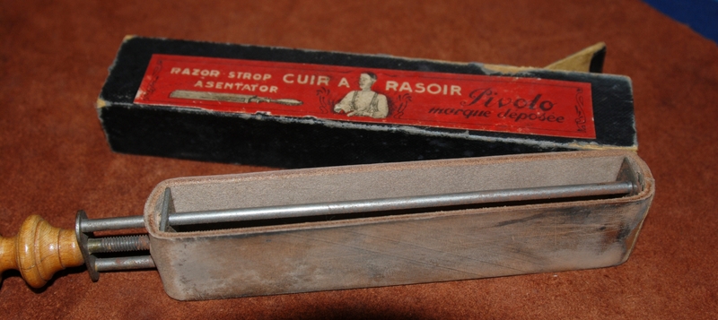 Brocante Dominicale de Waterloo Razor_Strop_1