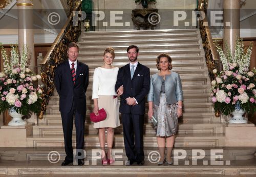 BODA GUILLAUME DE LUXEMBURGO Y STEPHANIE DE LANNOY - Página 2 PPE12042705