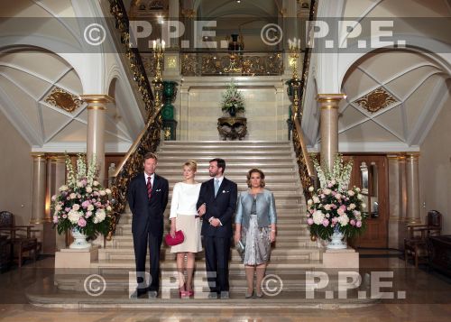 BODA GUILLAUME DE LUXEMBURGO Y STEPHANIE DE LANNOY - Página 2 PPE12042708