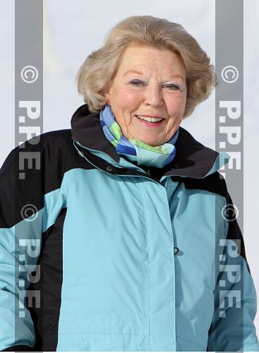 La reina Beatrix y su familia - Página 8 PPE09021615