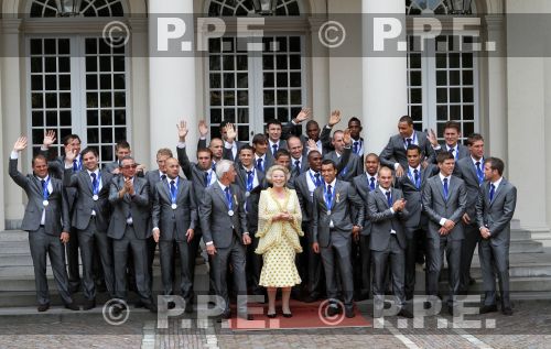 La reina Beatrix y su familia - Página 15 PPE10071334