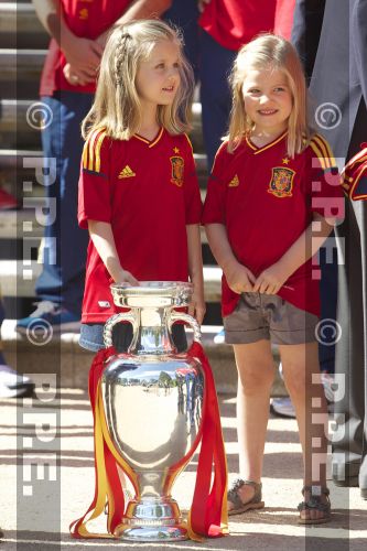 Partido de futbol de la fase final de la “UEFA EURO 2012” - Página 8 PPE12070202