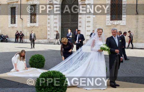 Boda entre Prince Amedeo y  Elisabetta Rosbosch von Wolkenst - Página 2 PPE14070501