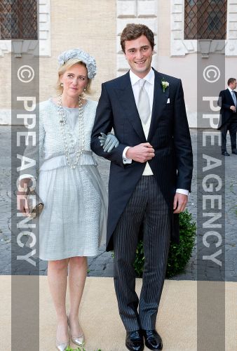 Boda entre Prince Amedeo y  Elisabetta Rosbosch von Wolkenst - Página 2 PPE14070505