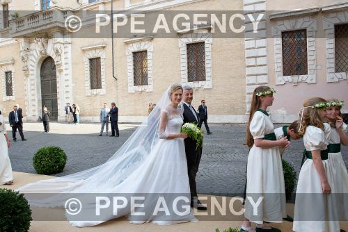 Boda entre Prince Amedeo y  Elisabetta Rosbosch von Wolkenst - Página 2 PPE14070523