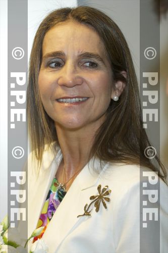 La infanta Elena brinda su apoyo a los deportistas paralímpicos PPE12062862