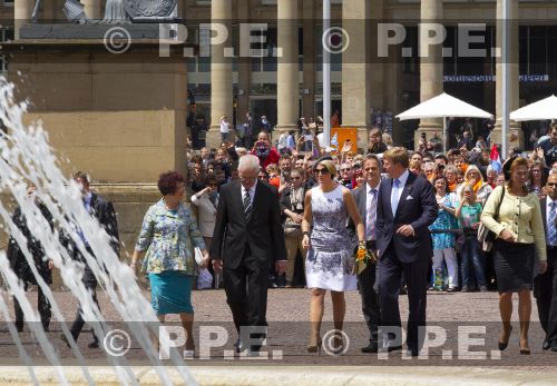 LOS REYES DE HOLANDA VISITAN ALEMANIA. 3 Y 4 DE JUNIO - Página 4 PPE13060411