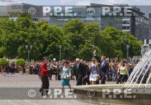 LOS REYES DE HOLANDA VISITAN ALEMANIA. 3 Y 4 DE JUNIO - Página 4 PPE13060414