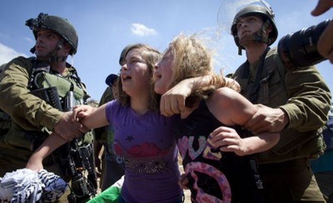 Quem é a menina de 13 anos que desafiou a ocupação israelense? Menina-palestina-2
