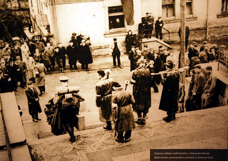 Le soulèvement et la libération de Prague, 5-12 mai 1945 706640_19786_prazske_povstani_vystava_8