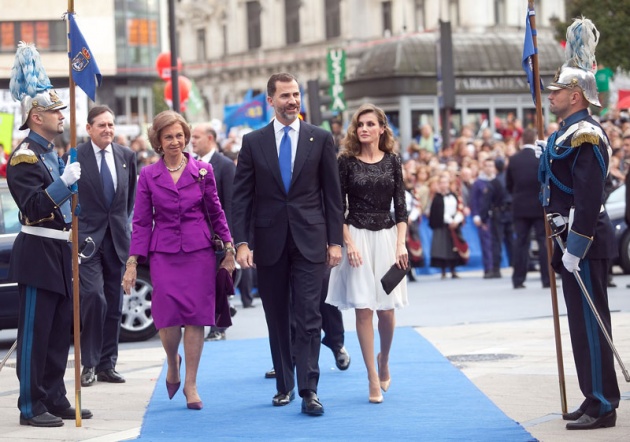 Premios Principe de Asturias 2012 - Página 2 Alfombra-azul-premios-principe-2012-1351275605-43