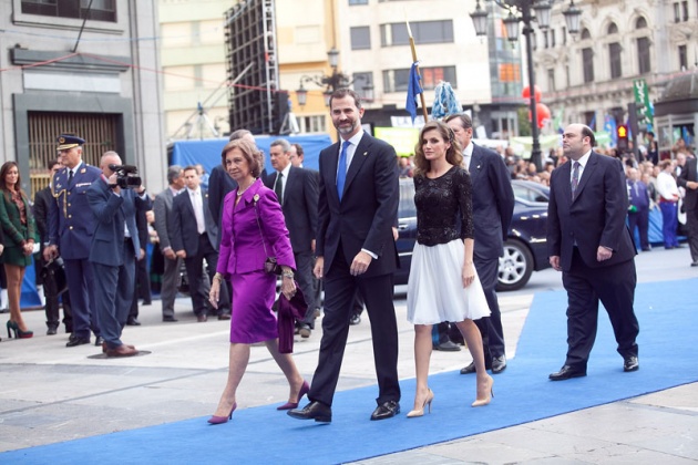 Premios Principe de Asturias 2012 - Página 2 Alfombra-azul-premios-principe-2012-1351275605-44