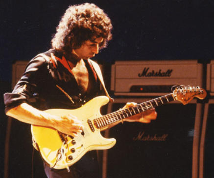Tête Marshall YJM commandée, et strat Malmsteen 50th candy.. - Page 3 Ritchie-blackmore-3