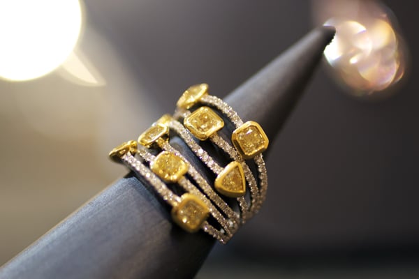  メ Ƭнɛ вɛƨт ζOℓℓξÇ Yael-yellow-diamond-ring-JCK-2012