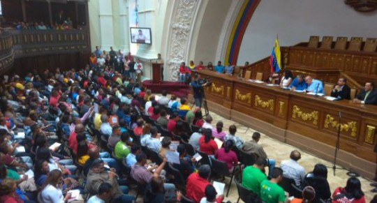 Venezuela hoy, la revolucion continua... - Página 5 Parlamento-comunal-540x291