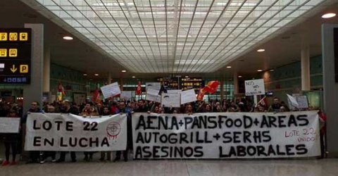 420 TRABAJADORAS Y TRABAJADORES EN HUELGA INDEFINIDA. Los trabajadores de la hostelería de El Prat de Barcelona cumplen su 25 día de huelga. 5ad61a5f50e9d