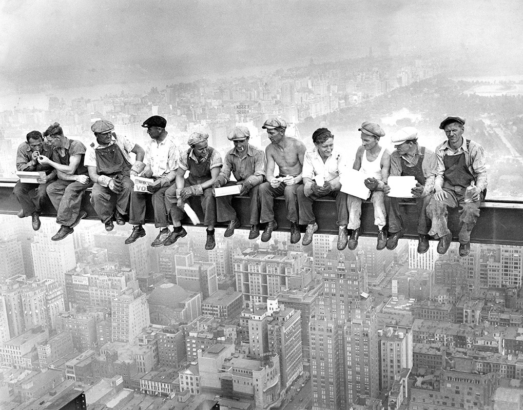 La "figurine", c'est aussi cela... Men_at_work_-_lewis_hine__sized