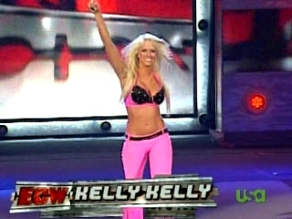 Kelly Kelly veux Mickie James sur le ring NOW 006