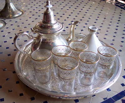 اواني مغربية , صناعة الفخار , صناعة الخزف , صناعة النحاس  Teaset