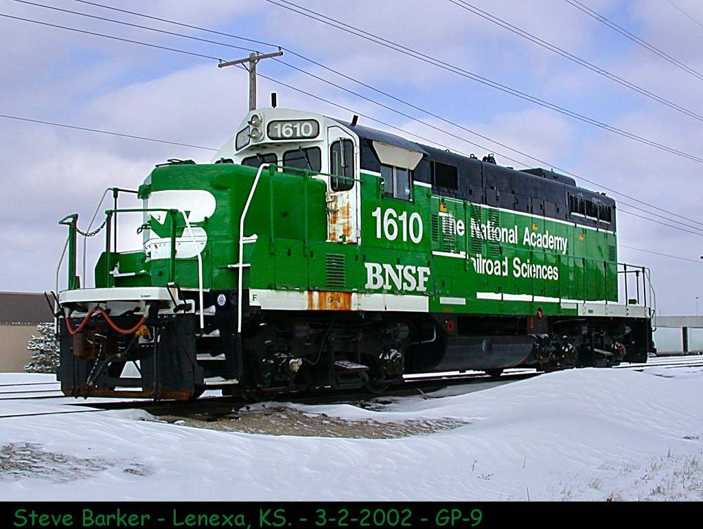 QT: 1 à "beaucoup" xD  ... - Page 14 BNSF1610TrainingLenexaKsc