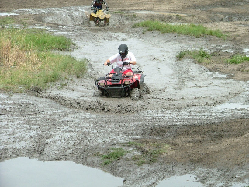 Quad / ATV Tacha_Half_Way_Through_The_Mud