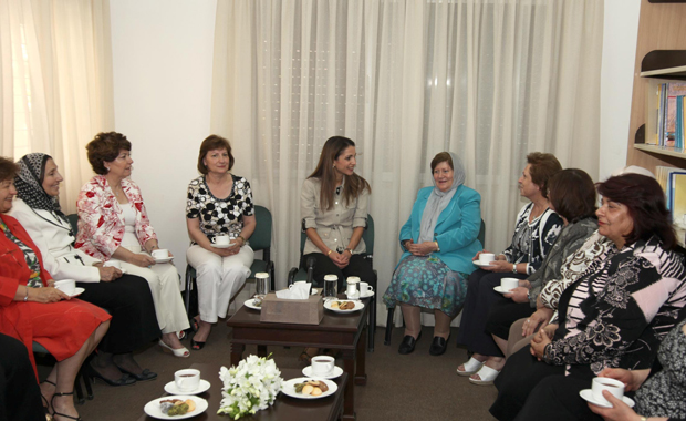 Her Majesty Queen Rania Al Abdullah visits the Empowerment for University Women Association, meets board members  UMA_7