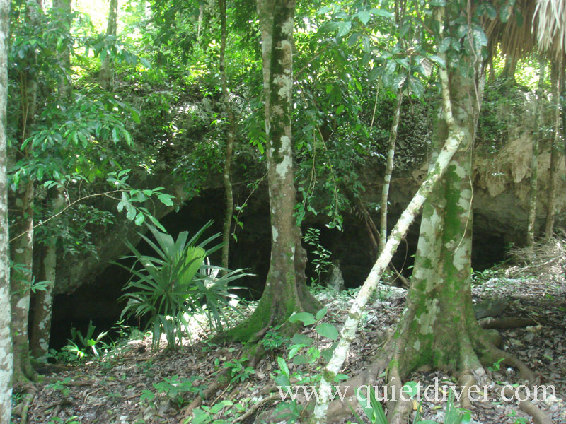 Höhle in der Nähe des Helgrinds Tux-kubaxa-cenote