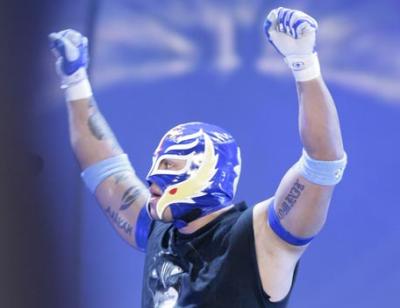 اكبر مكتبة صور للاسطوره rey mysterio Full_332601228