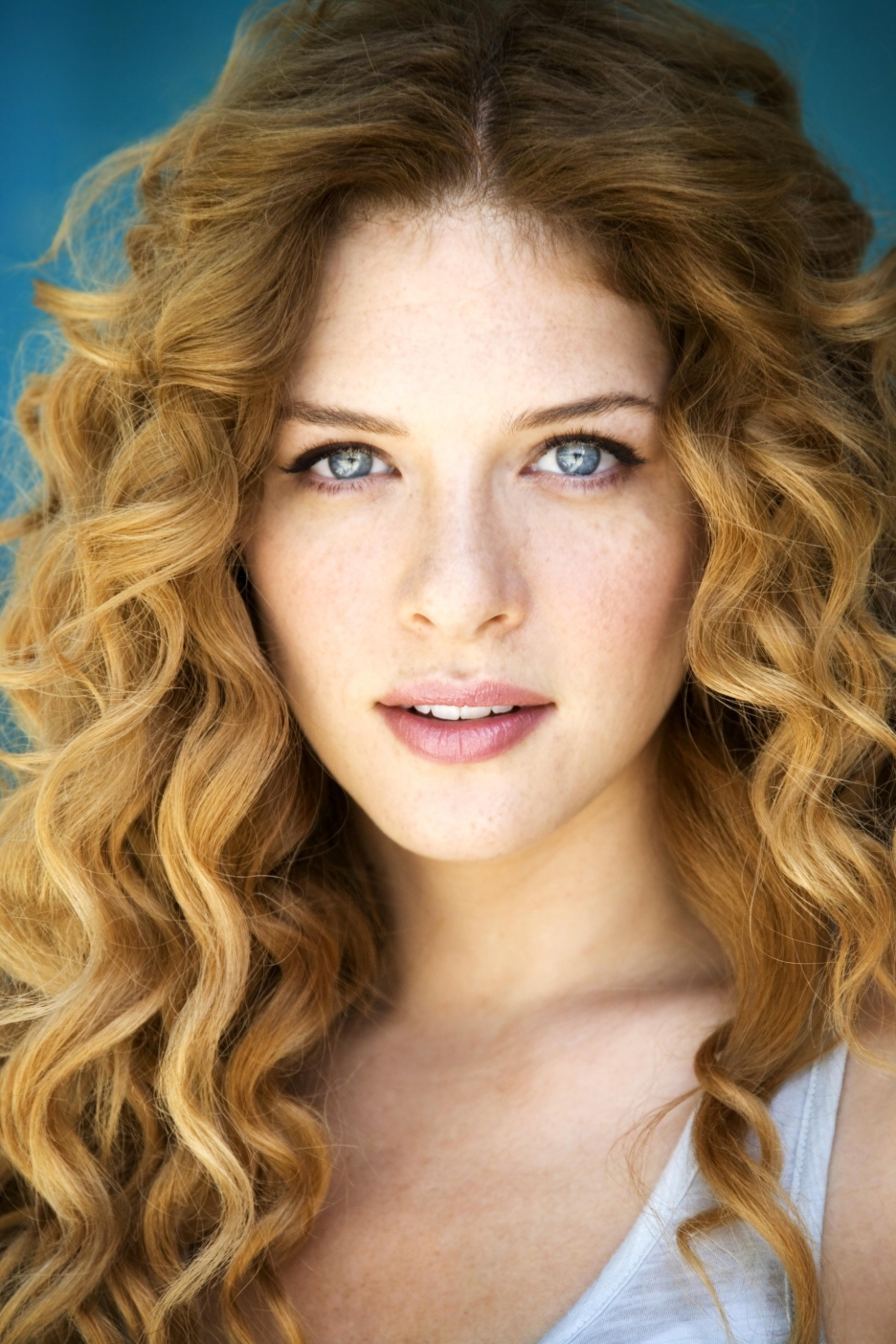 Dragon Island ~  Rachelle-lefevre-4