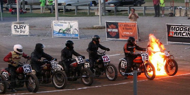 c'est pas du velo - Page 15 Oury-grips-banner-moto-burning