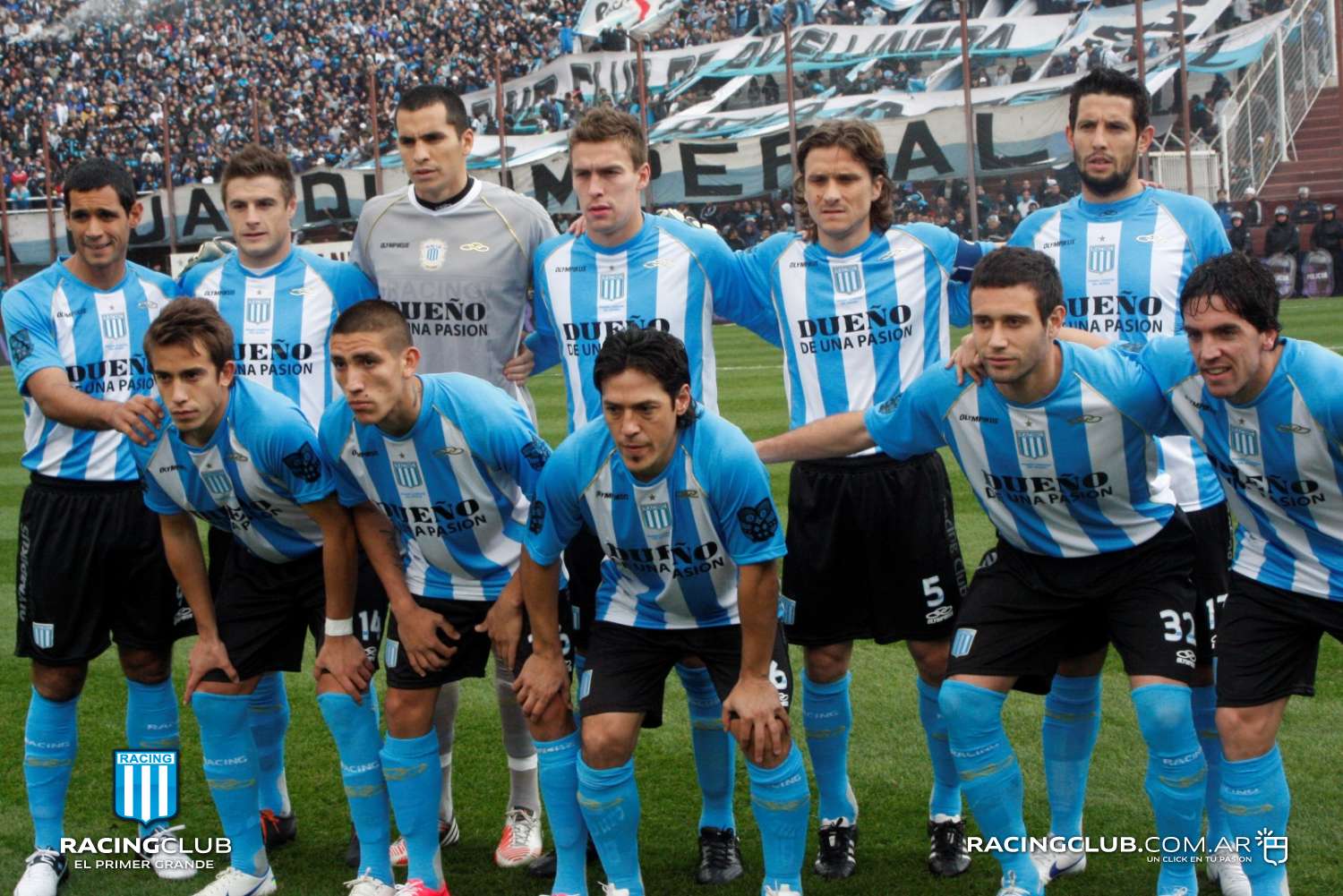 El plantel de Racing saludó a sus hinchas por las fiestas de fin de año 26-08-2012-120-large