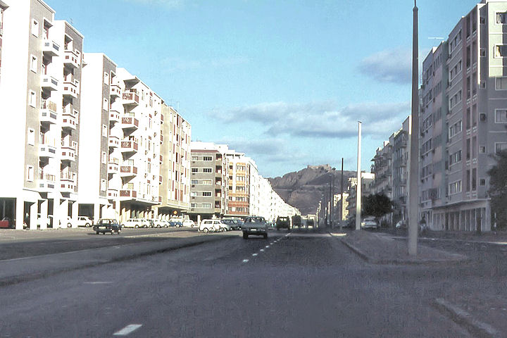 صور نادرة جداً لمدينة عدن .... Maala%20Flats_1966_MS