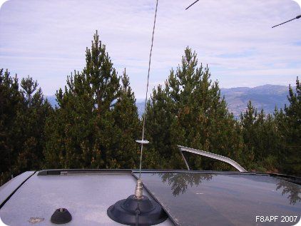 Une antenne VHF / UHF mobile bon march Antvhfuhf