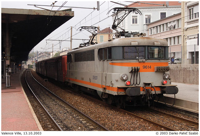 Sondage désidératas pour 2013 : locomotives 1500V 20031013_Valence_Ville114