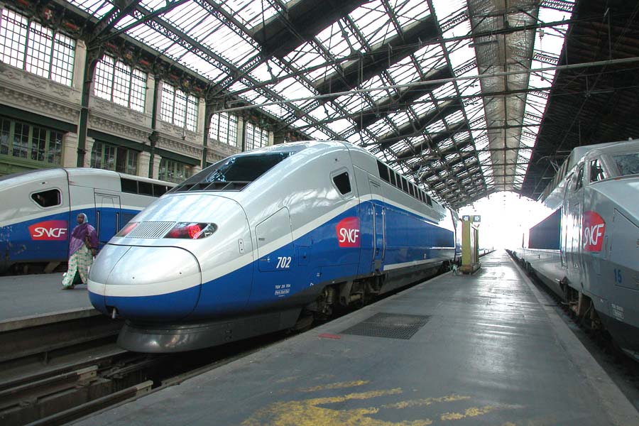 قطارات فرنسا بين الماضي والحاضر RT2008-06-18_18-35-08