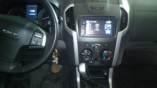 Doppel-DIN Radio im D-MAX 2012 ISUZU_2DIN