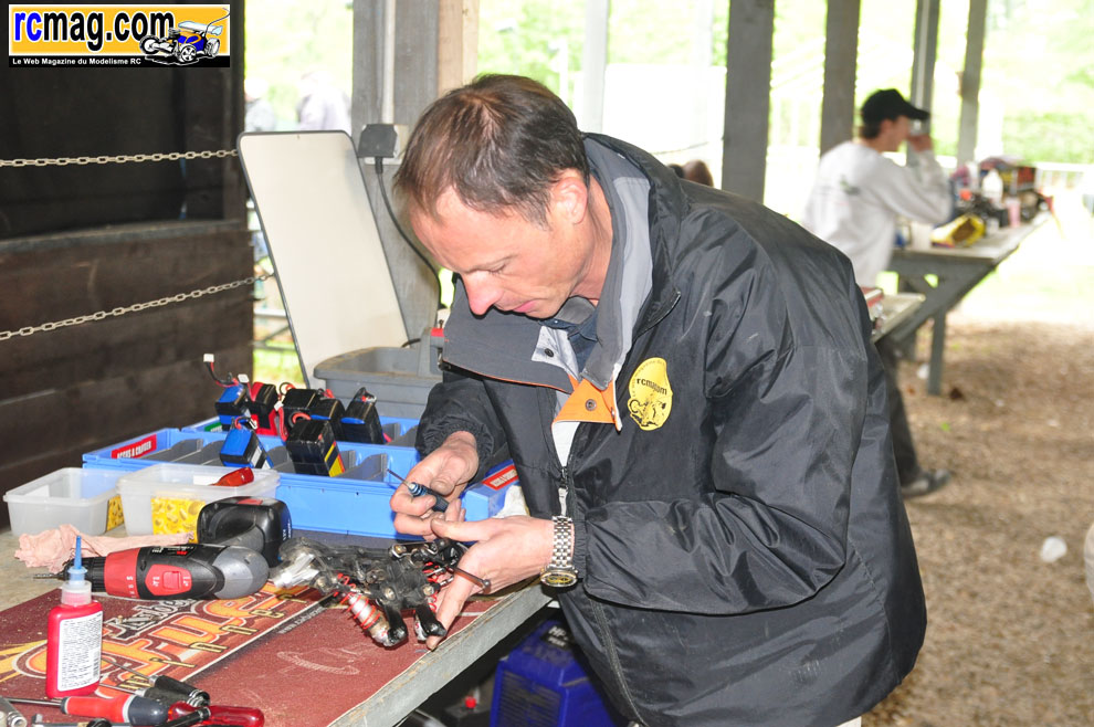 CBRacing à l'endurance Buggy 1/8éme de 8 heures à Sucy en Brie (94) le 13 mai 2010 ! Diversstand94