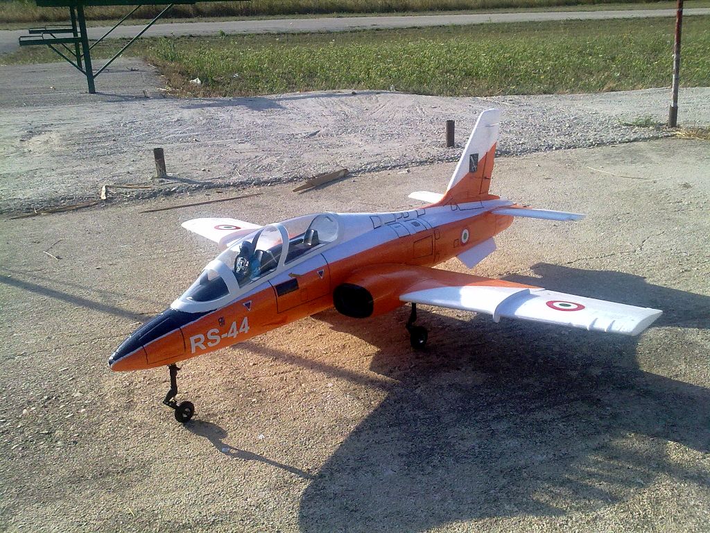 Ecco il mio MB339 FlyFly versione RS44  090720111187_small