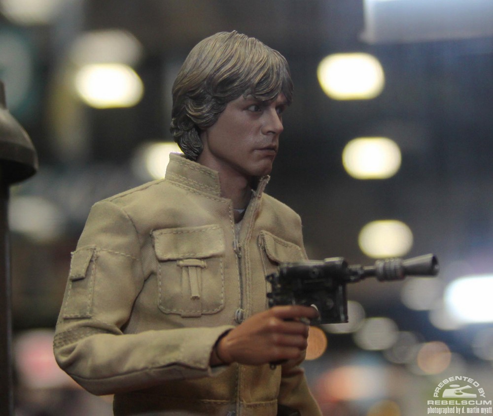 [SDCC 2011] Hot Toys - DX07 Luke Skywalker / Bespin IMG_9241