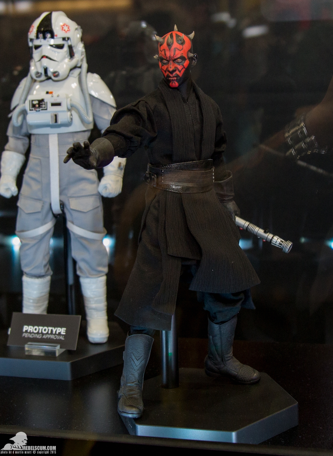 [Sideshow] Star Wars: 1/6 Darth Maul Figure Sideshow-Collectibles-2015-SDCC-006